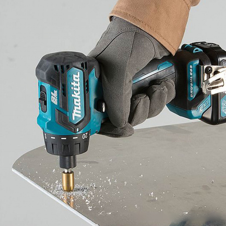 Дрель-шуруповерт СХТ Makita DF032DZ
