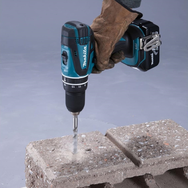 Аккумуляторная дрель-шуруповерт Makita DHP456RFE3