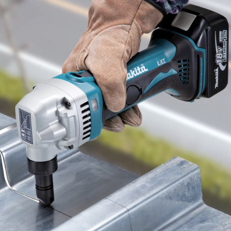 Высечные ножницы LXT Makita DJN161Z