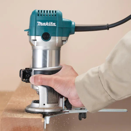 Кромочный фрезер Makita RT0702C